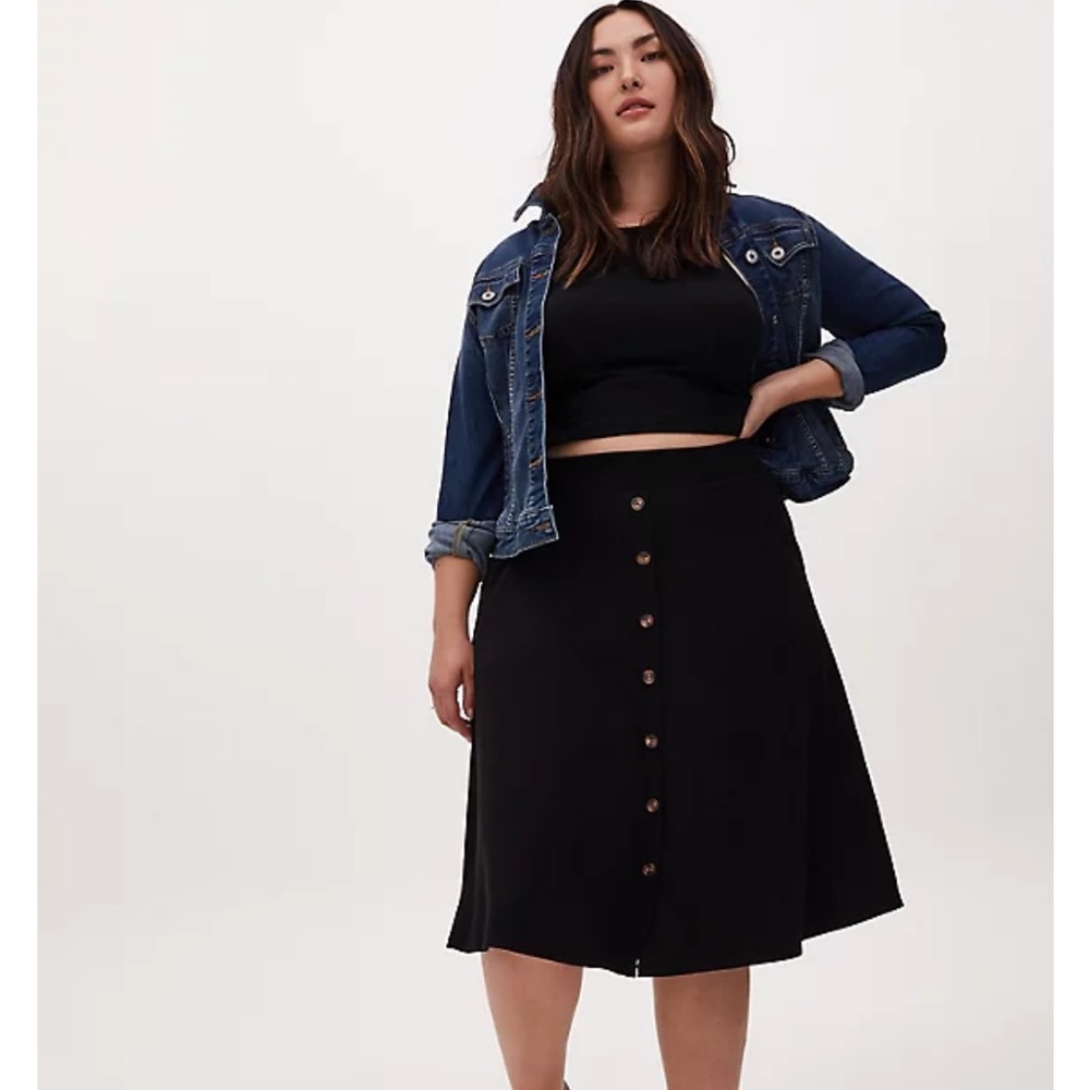 TORRID MIDI RIB BUTTON-FRONT SKIRT size 1
